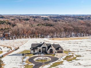 5671 Oakridge Trl S, Afton, MN 55001