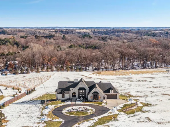 5671 Oakridge Trl S, Afton, MN 55001