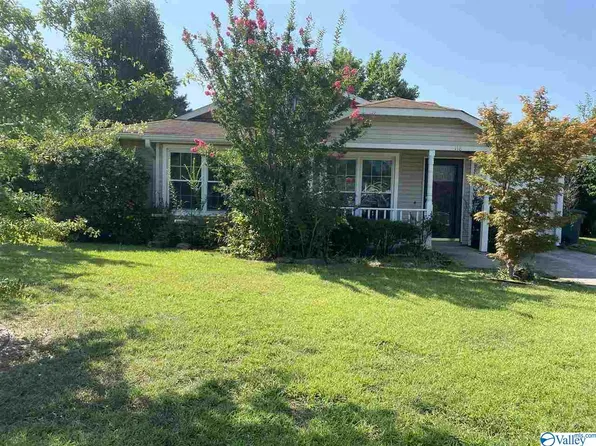 118 Oakline Dr NW, Madison, AL 35757