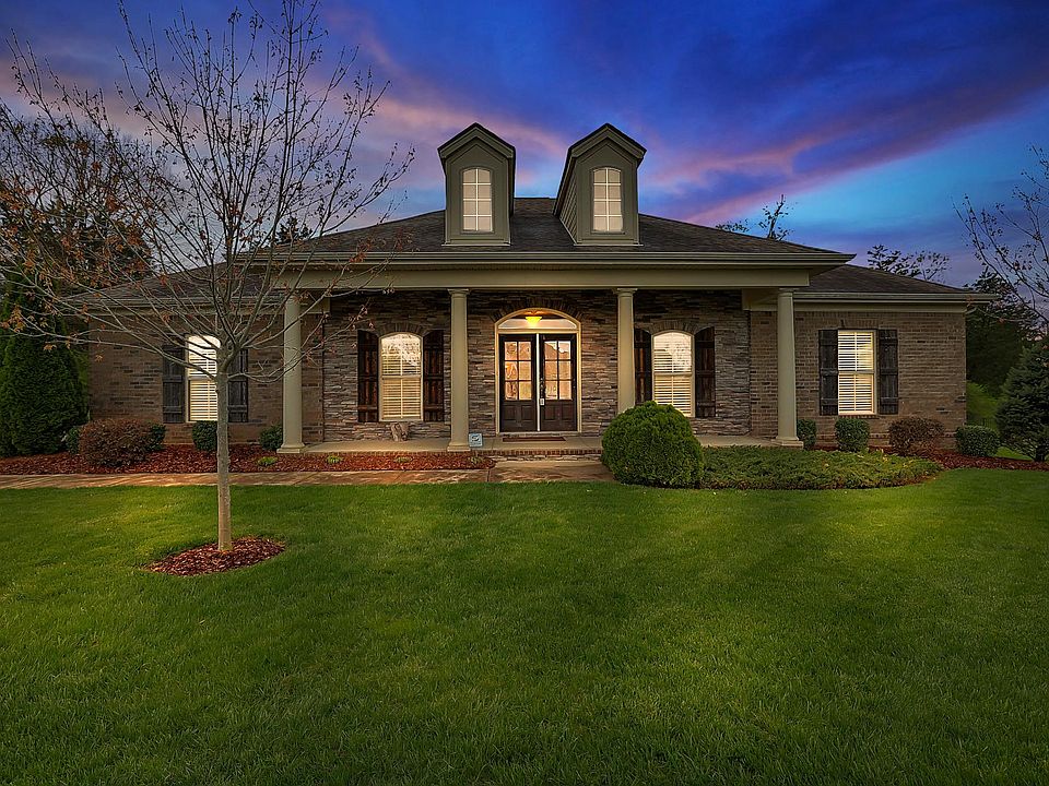 1st image of 1933 Palmetto Dr