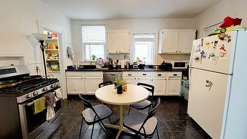 10 Hardwick St #1 Photo 1
