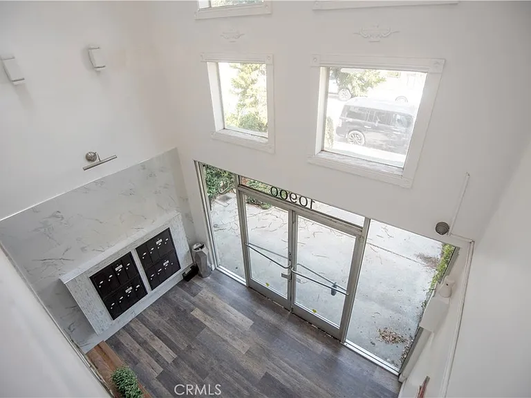 10900 Blix St #14 — Photo 3