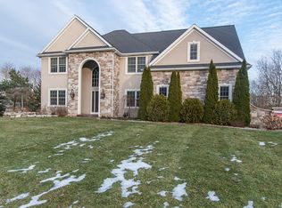 6767 Apple Blossom Ln, Kalamazoo, MI 49009