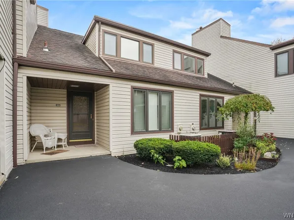 109 Old Meadow Dr, East Amherst, NY 14051