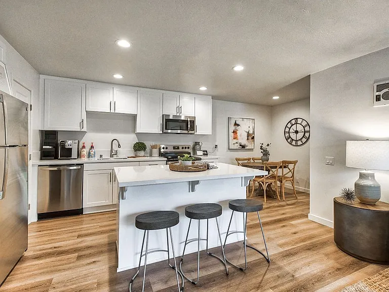 Bonita Terrace — Photo 7
