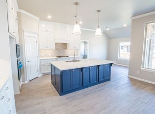 608 Switch Rd, Yukon, OK 73099