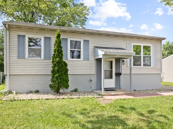 206 Ridge Cir, Streamwood, IL 60107