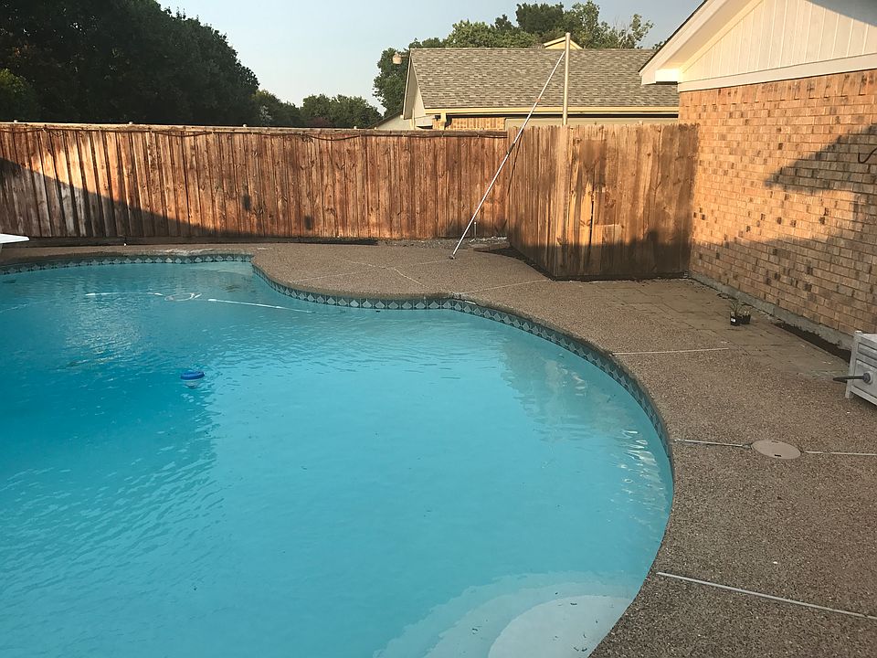 1st image of 1917 Pleasant Valley Dr