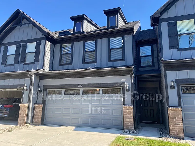 3 bed, 2.0 bath, 1883 sqft, $2,300 — Photo 2