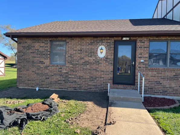 1107 Durham Dr, Paola, KS 66071
