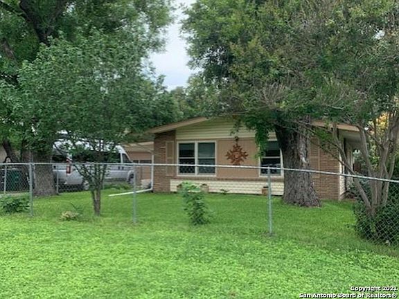 2nd image of 111 Locknere Ln