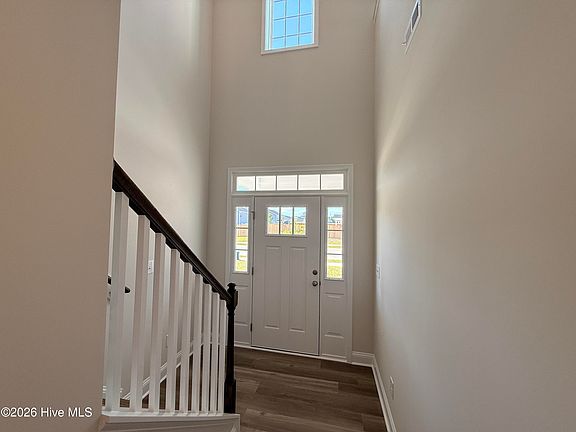 4th image of 228 Ironbark Drive