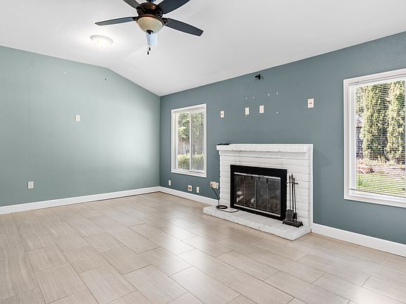 4th image of 103 Beverly Ct