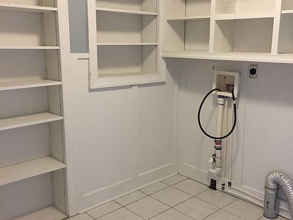 Laundry room/pantry