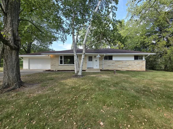 16300 Coronado COURT, Brookfield, WI 53005