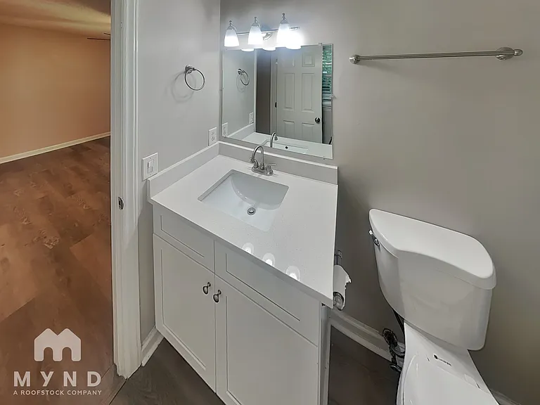 907 Briar Ct — Photo 14