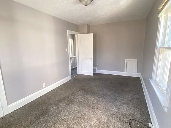 3rd image of 950 Greyton Rd