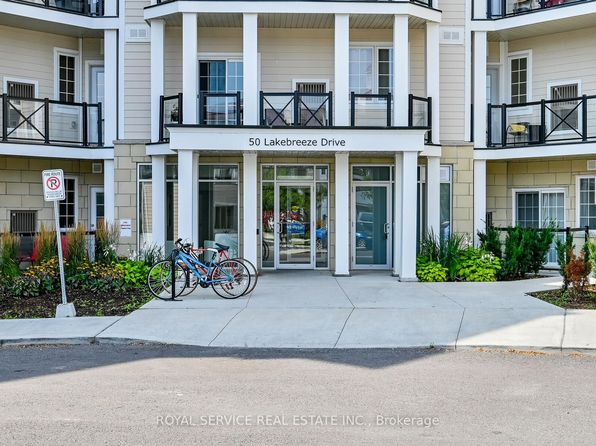 50 Lakebreeze Dr #127, Clarington, ON L1B 0C5