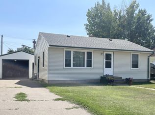 303 4th Ave E, Ray, ND 58849