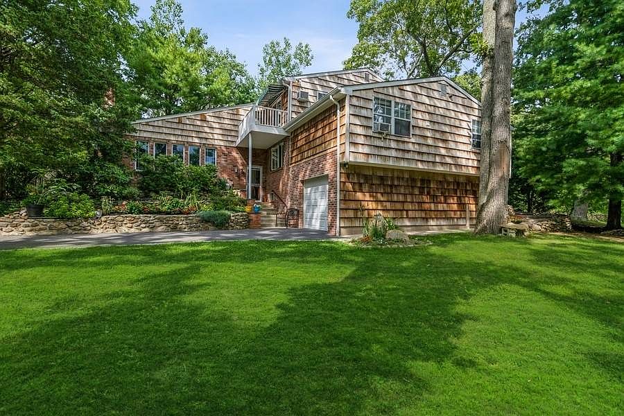 1st image of 7 Franklin Ave