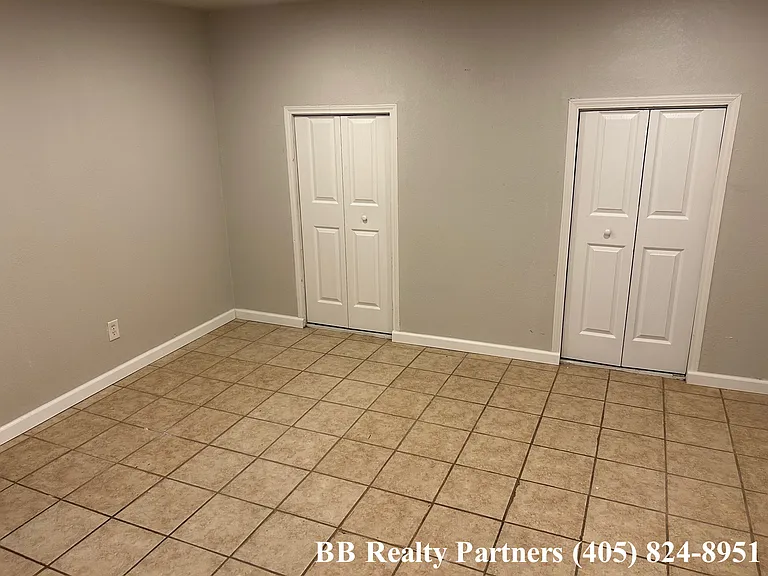 10 S Yorktown Ave — Photo 27