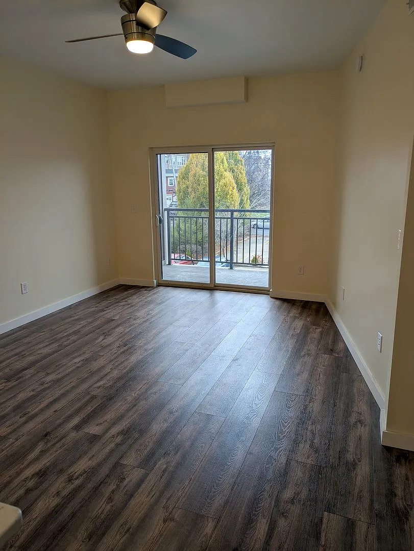 North Walnut Apartments — Photo 2