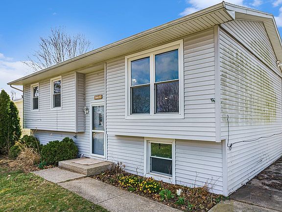 3rd image of 56633 Norman Ct