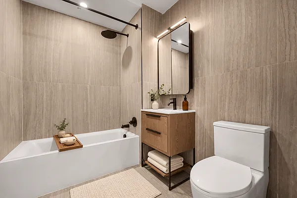 Bathroom, photo 1
