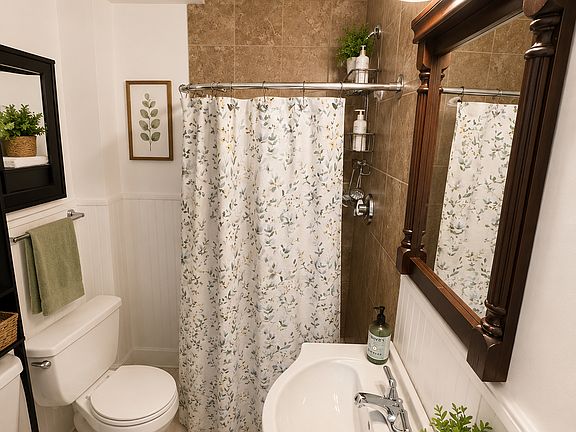 4th image of 7 Main St #10