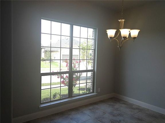 5th image of 811 Knox Dr