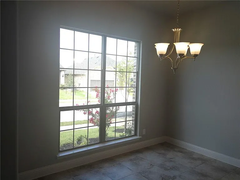 811 Knox Dr — Photo 5