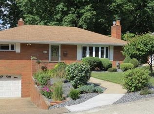 320 Rennie Dr, Pittsburgh, PA 15236