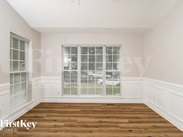 3628 Sharon Ave — Photo 5