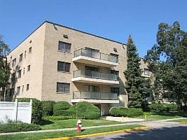 1st image of 22 Park Pl APT 4E