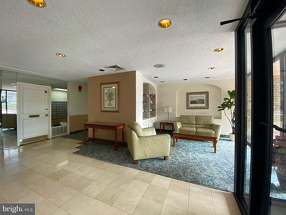 4th image of 4201 Lee Hwy APT 807