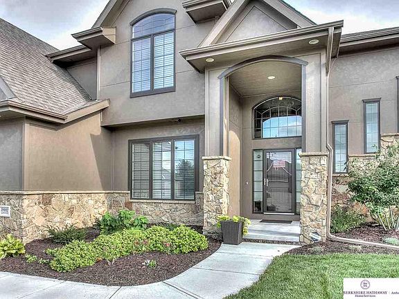 2nd image of 19907 Lamont Cir