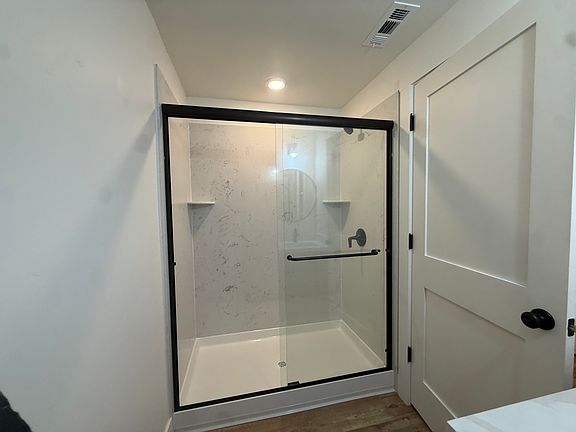 5th image of 1048 Aileen St #B