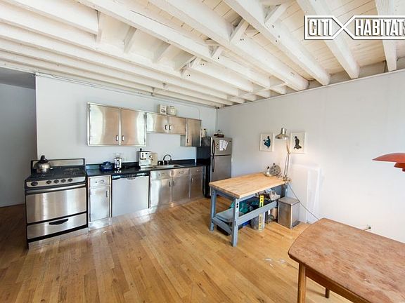 4th image of 352 Wythe Ave