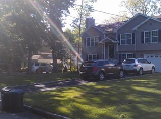 52 1st St, Kings Park, NY 11754