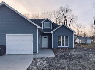 125 Drummond St #B, Worden, IL 62097