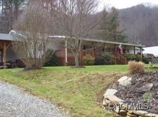 1789 Hemphill Rd, Waynesville, NC 28785