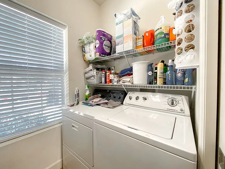 2927 SW 35th Pl #114 — Photo 8