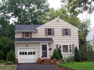 55 Stanford Rd, Rochester, NY 14620