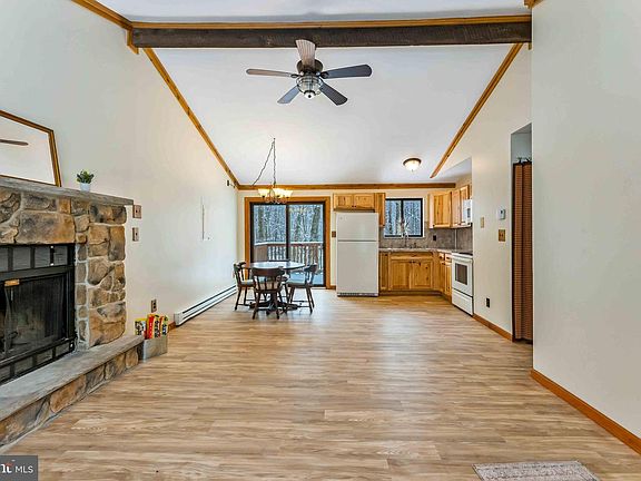 5th image of 391 Berry Ln