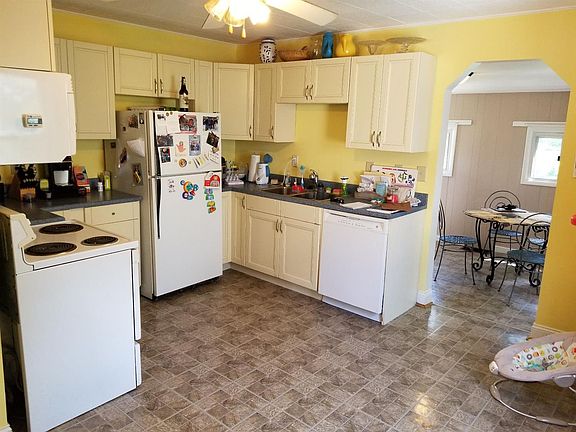 2nd image of 8406 Saint Clair Ave