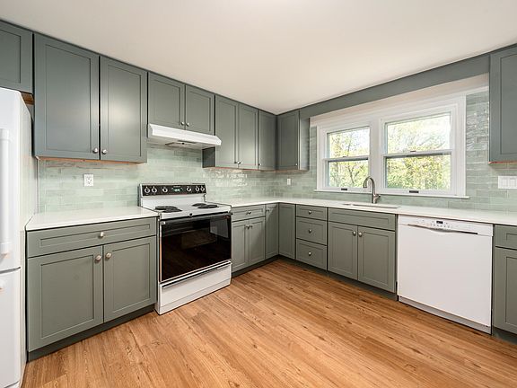 3rd image of 3 Highview Drive UNIT 3 / Blgd 3