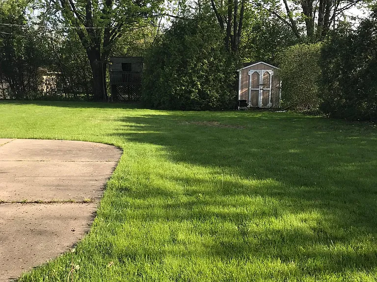 3891 Eastbourne Dr — Photo 16