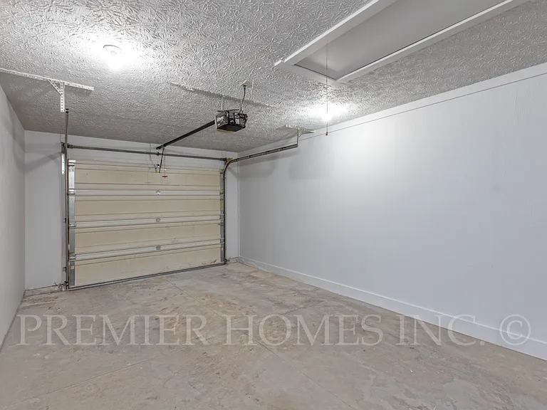 92 Meadow Wood Dr #C — Photo 16
