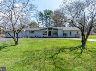 35 Country Club Rd, Carlisle, PA 17015
