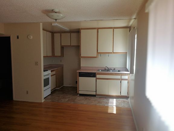 2nd image of 1227 N Orange Dr